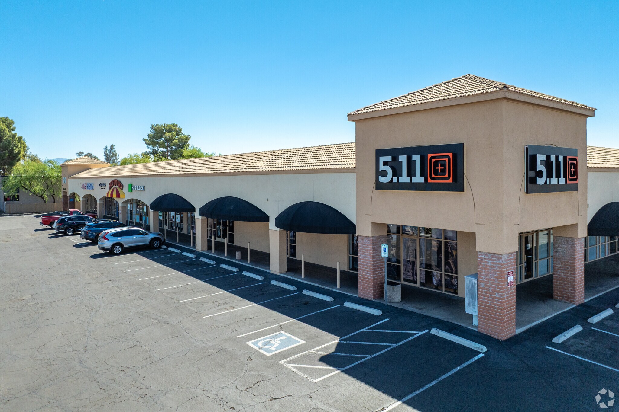 3950-3994 N Oracle Rd, Tucson, AZ for lease Primary Photo- Image 1 of 8