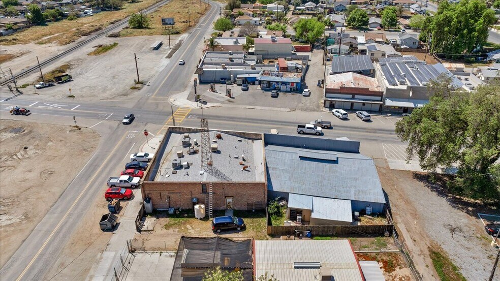 10889 14th ave, Hanford, CA for lease - Building Photo - Image 2 of 13