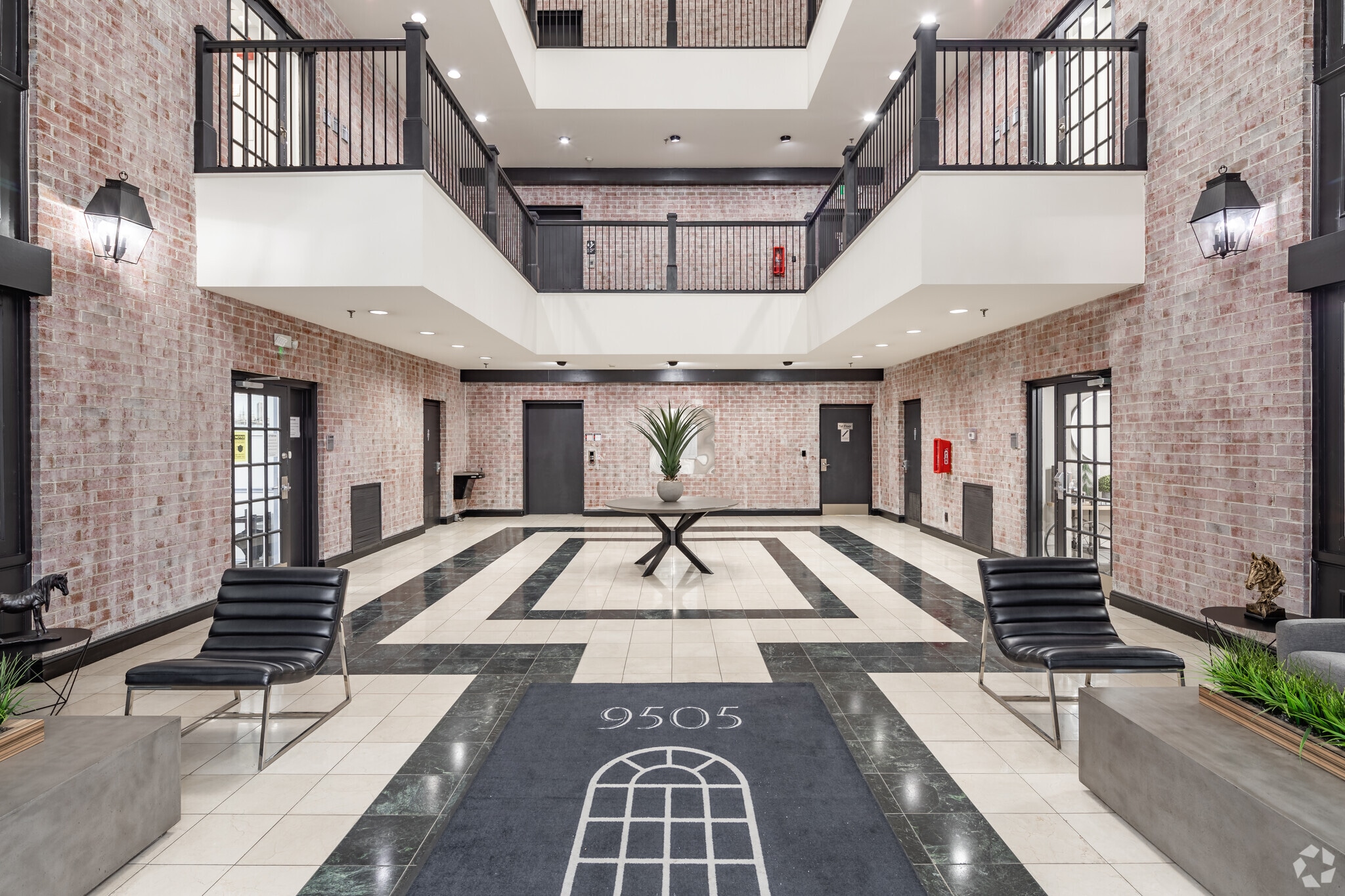 9505 Reisterstown Rd, Owings Mills, MD for lease Lobby- Image 1 of 8