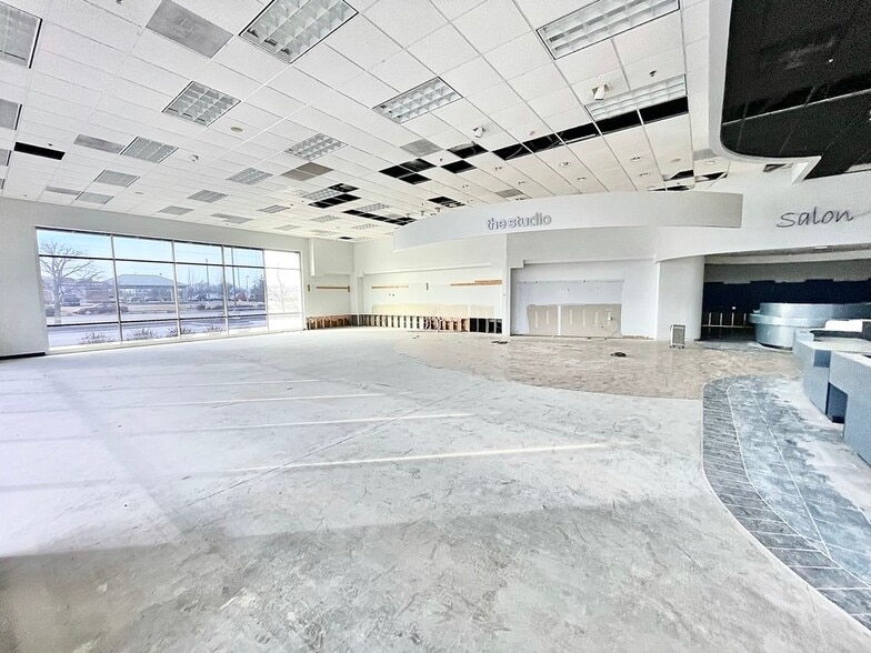 9626 Rockville Rd, Avon, IN à louer - Photo intérieure - Image 3 de 14