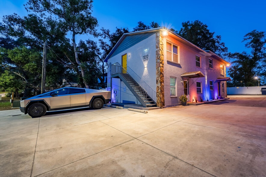 7919 Lakeshore Dr, Tampa, FL à vendre - Photo du bâtiment - Image 1 de 21