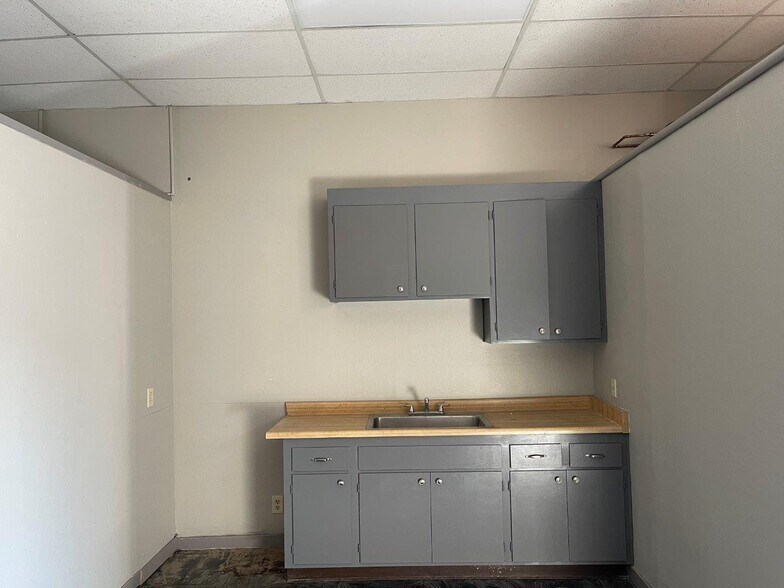 3536-3544 Clayton Rd, Concord, CA à louer - Photo du bâtiment - Image 3 de 10