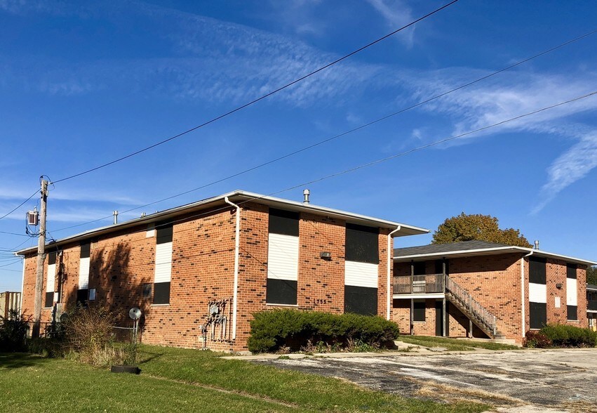 2755 Cooper Dr, Kankakee, IL à vendre - Photo du bâtiment - Image 2 de 17
