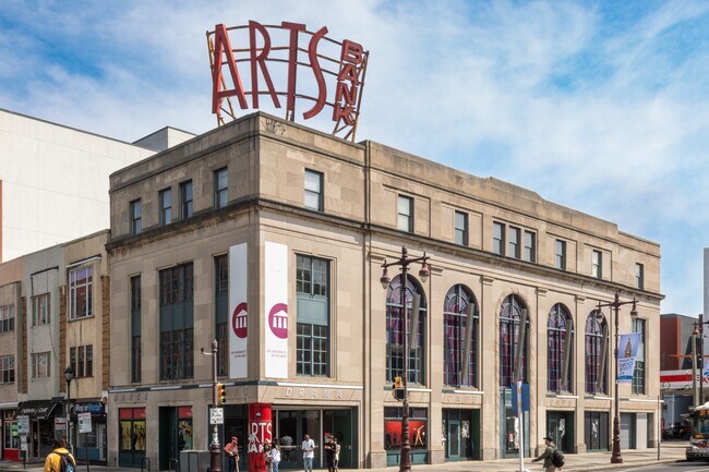 Plus de détails pour 601 S Broad St, Philadelphia, PA - Bureau, Commerce de détail à louer