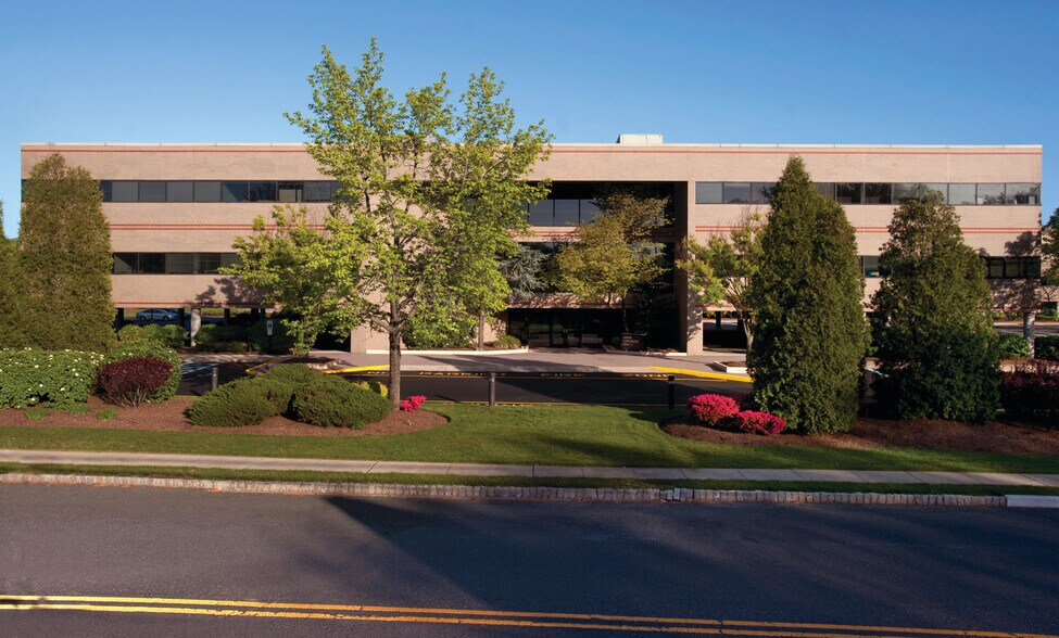 1460 US Highway 9 N, Woodbridge, NJ à louer - Photo du bâtiment - Image 3 de 7