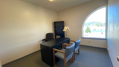 1801 1st Ave, Longview, WA for lease Building Photo- Image 2 of 2