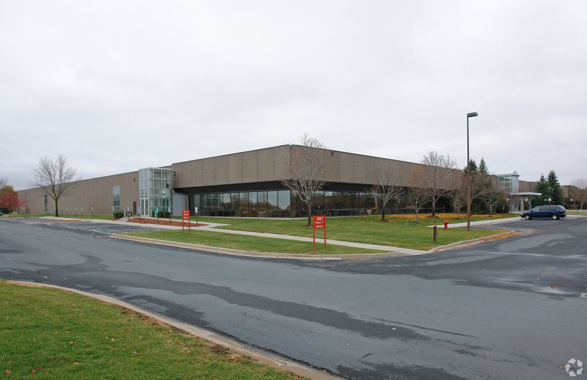 18651-18691 Lake Dr E, Chanhassen, MN for lease Building Photo- Image 1 of 33