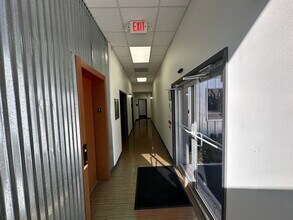 5712 Val Verde St, Houston, TX for sale Interior Photo- Image 2 of 25