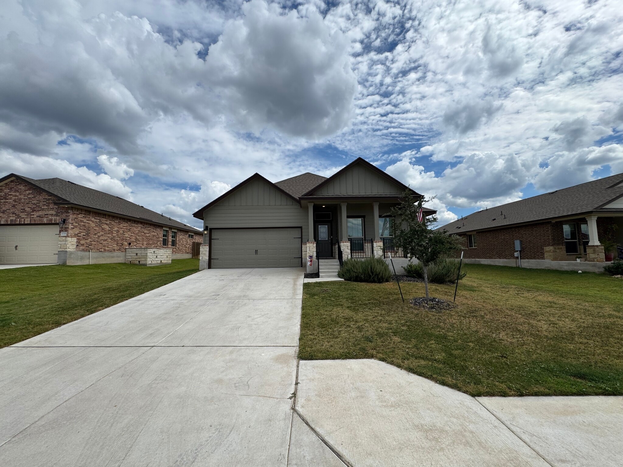 129 Cinnamon Loop, Burnet, TX à vendre Photo principale- Image 1 de 8