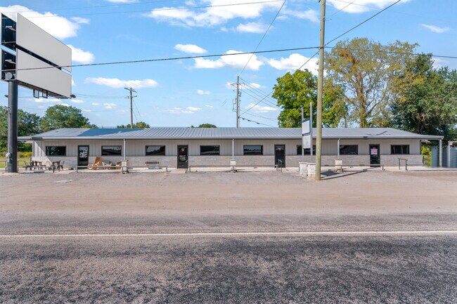 Plus de détails pour 15996 Highway 80, Edgewood, TX - Commerce de détail à vendre