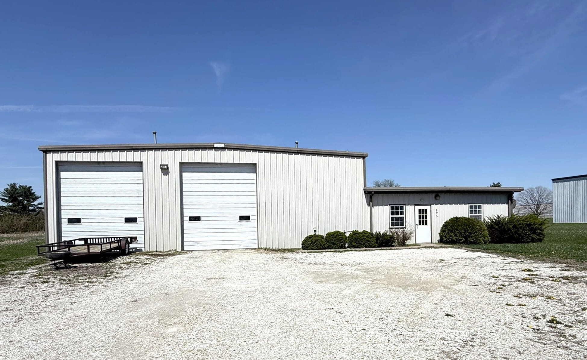 875 Enterprise Ave, Galesburg, IL for sale Primary Photo- Image 1 of 38
