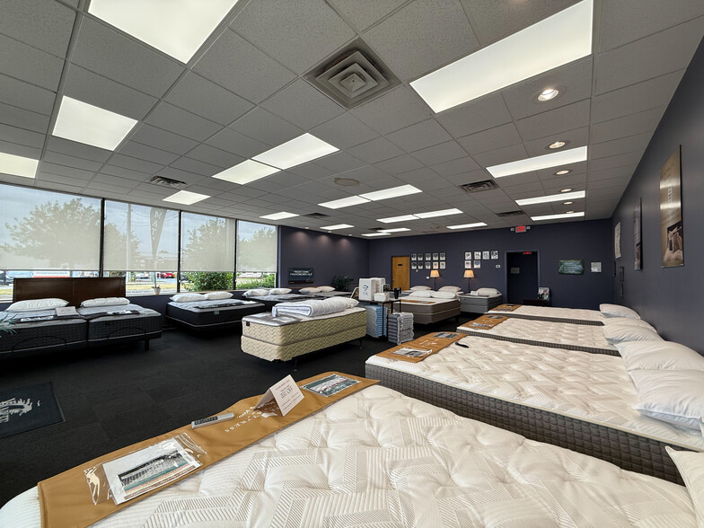 1376 Boston Rd, Springfield, MA for lease - Building Photo - Image 3 of 4