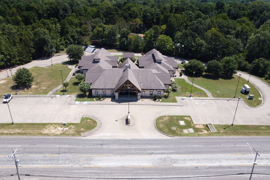 5016 Gilmer Rd, Longview, TX à vendre - Photo du b timent - Image 1 de 1