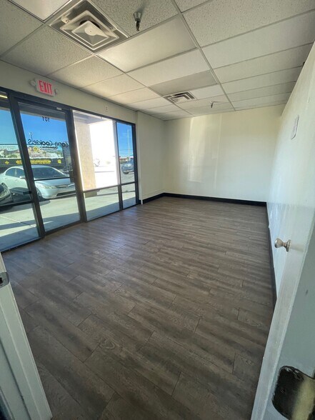 10821-10849 E Apache Trl, Mesa, AZ à louer - Photo du bâtiment - Image 2 de 6