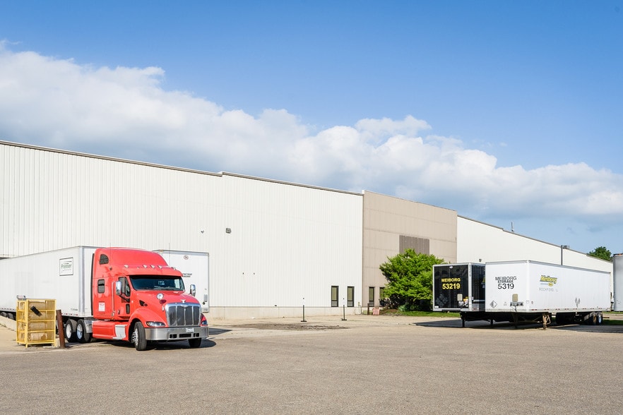 1201 S Adams Ave, Freeport, IL for lease - Building Photo - Image 3 of 6