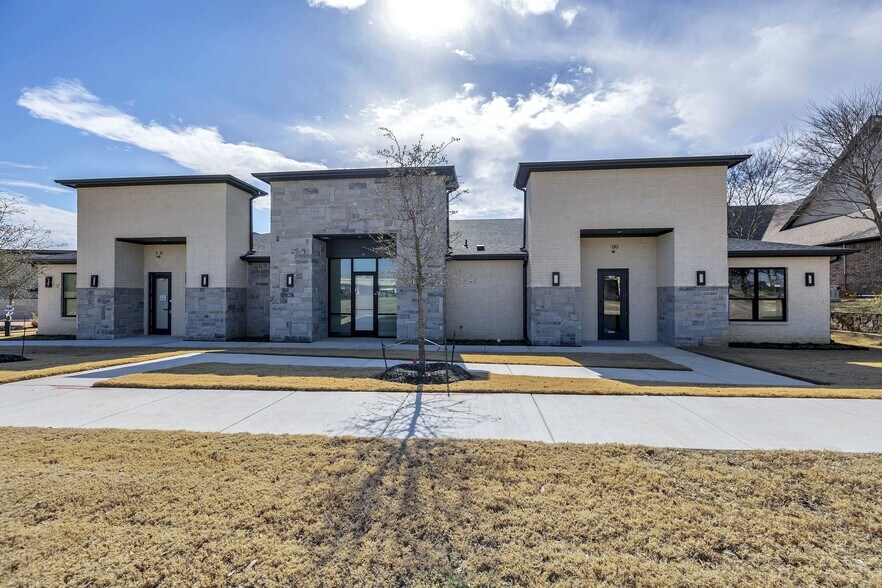1701 Fountainview Dr, Mansfield, TX à vendre - Photo du bâtiment - Image 3 de 24