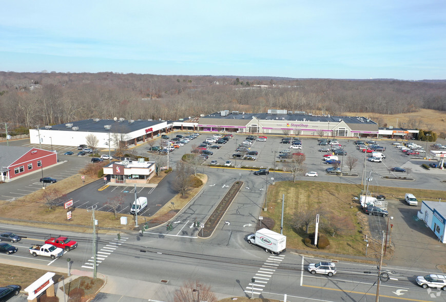 215 E Main St, Clinton, CT for lease - Aerial - Image 2 of 5