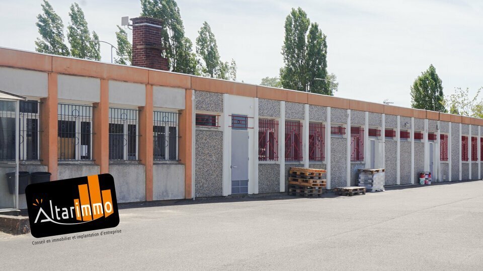 Flex in Lucé for lease Building Photo- Image 1 of 6