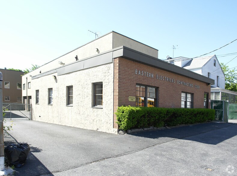 96-98 Fulton St, White Plains, NY for lease - Building Photo - Image 2 of 12