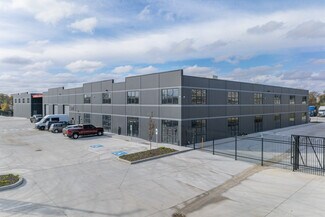 Plus de détails pour 1500 N Delany Rd, Gurnee, IL - Industriel à louer