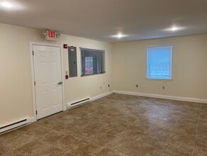 406 Dow Hwy, Eliot, ME for lease Interior Photo- Image 2 of 4