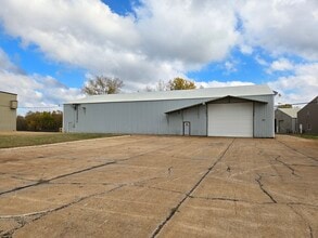 14836 W Ridge Ln, Dubuque, IA à louer Photo du bâtiment- Image 1 de 3
