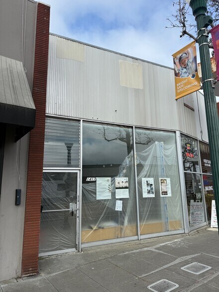 1417 Webster St, Alameda, CA à louer - Photo du bâtiment - Image 3 de 4