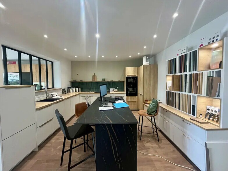 Commerce de détail dans Saint-Rémy-de-Provence à louer - Photo intérieure - Image 3 de 5