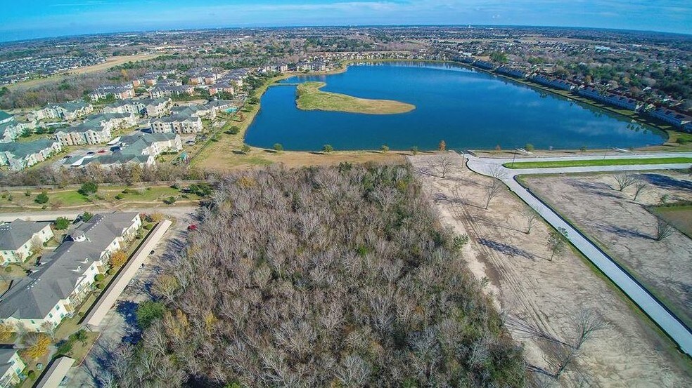 2917 Old Chocolate Bayou Rd, Pearland, TX à vendre - Photo du bâtiment - Image 2 de 11