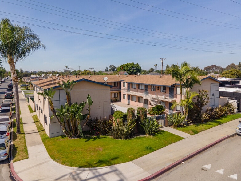 5505 Cherry Ave, Long Beach, CA à vendre - Photo principale - Image 1 de 15