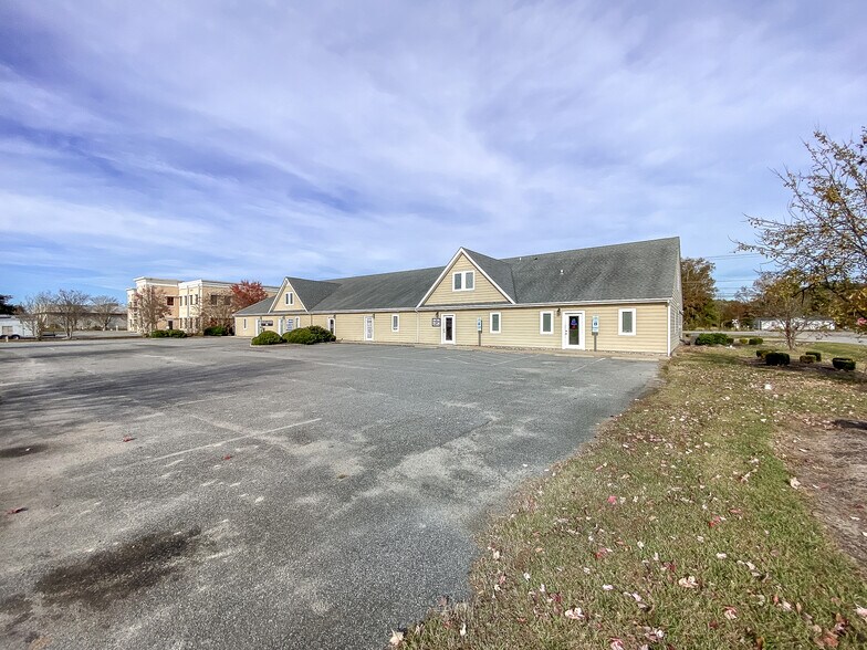 111 Currituck Commercial Dr, Moyock, NC à vendre - Photo du bâtiment - Image 3 de 19