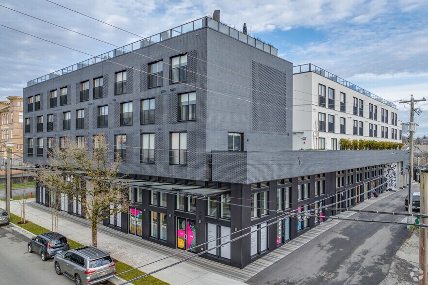 730-742 Glen Dr, Vancouver, BC à louer - Photo du bâtiment - Image 3 de 7