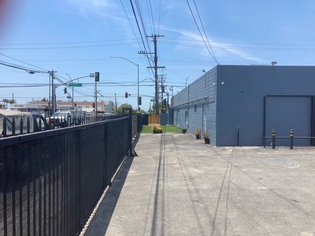 15032 S Normandie Ave, Gardena, CA à vendre - Photo du bâtiment - Image 3 de 5