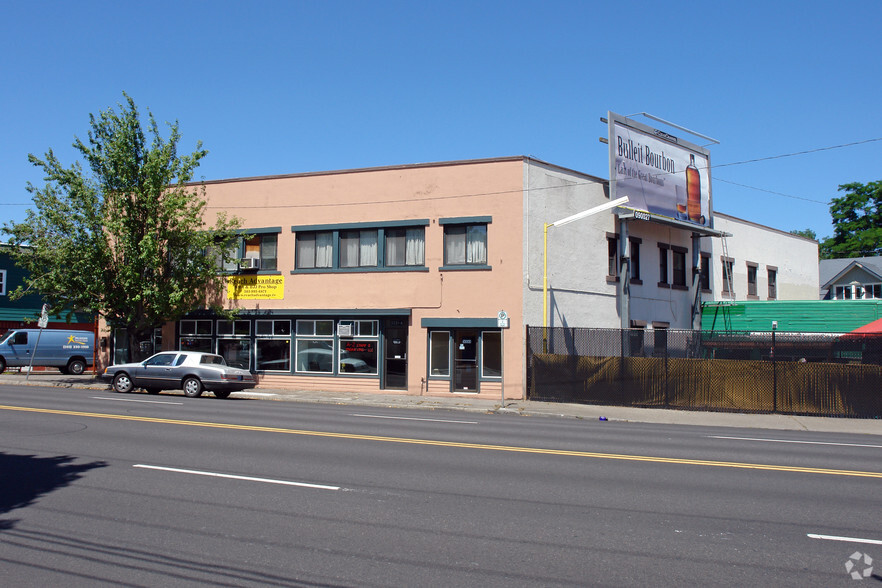 Laurelhurst Studios  /  Office Portfolio portfolio of 2 properties for sale on LoopNet.ca - Building Photo - Image 2 of 20