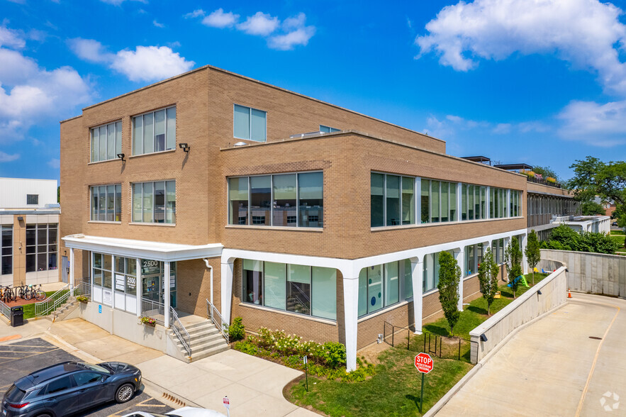 2500 W Bradley Pl, Chicago, IL for sale - Primary Photo - Image 1 of 1