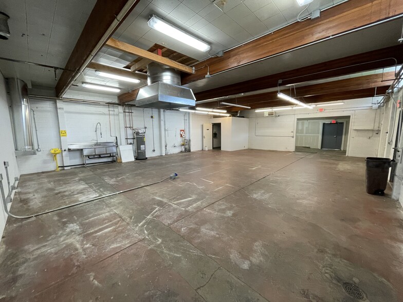 1593 W 2nd Ave, Eugene, OR for lease - Interior Photo - Image 3 of 8
