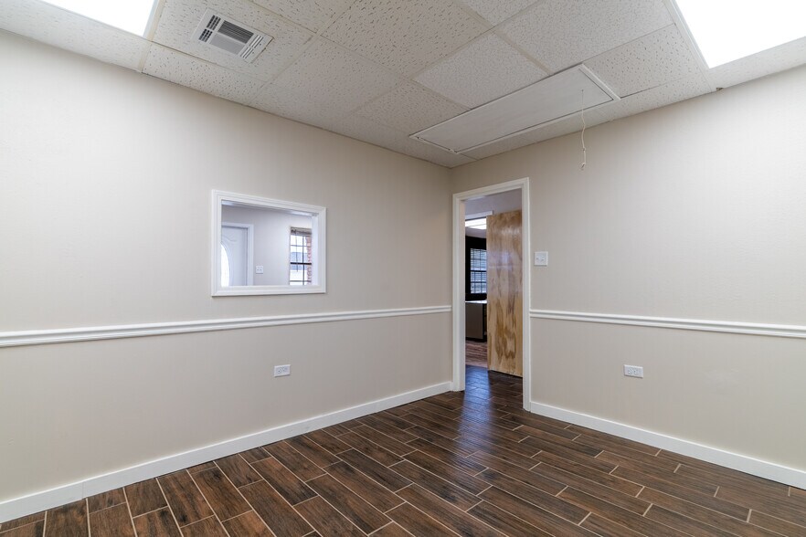 2105 Justice St, Monroe, LA à vendre - Photo du bâtiment - Image 3 de 11