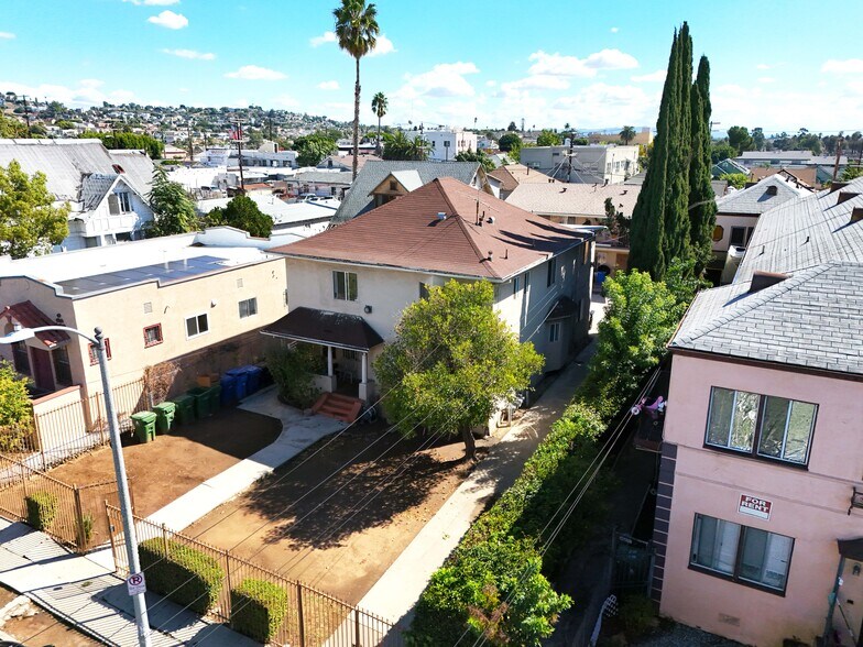 322 N Fickett St, Los Angeles, CA for sale - Building Photo - Image 3 of 11