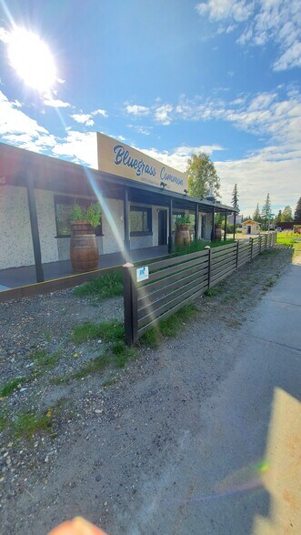 1019 College Rd, Fairbanks, AK à vendre - Photo du bâtiment - Image 2 de 4