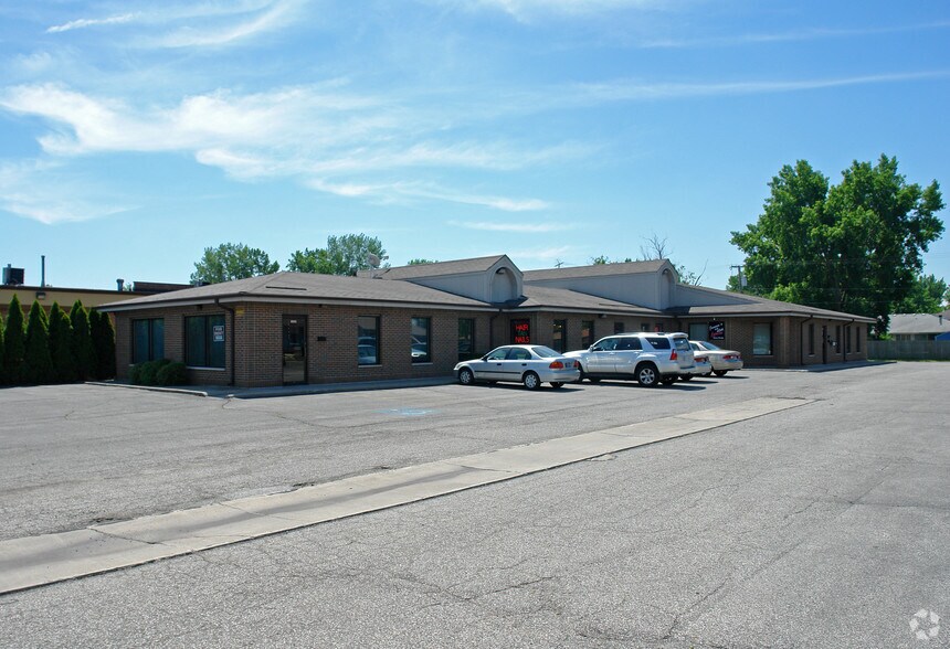 2001-2009 45th Ave, Griffith, IN à vendre - Photo du bâtiment - Image 2 de 8