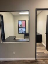 215 E Warm Springs Rd, Las Vegas, NV à louer Photo intérieure- Image 1 de 18