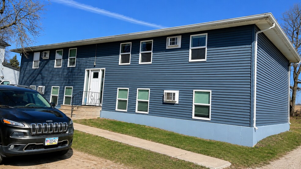 107 Homer St SE, Shellsburg, IA à vendre - Photo du bâtiment - Image 2 de 3