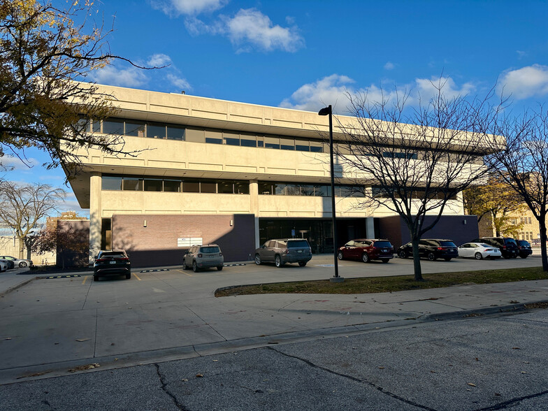 425 Cedar St, Waterloo, IA for sale - Building Photo - Image 1 of 3