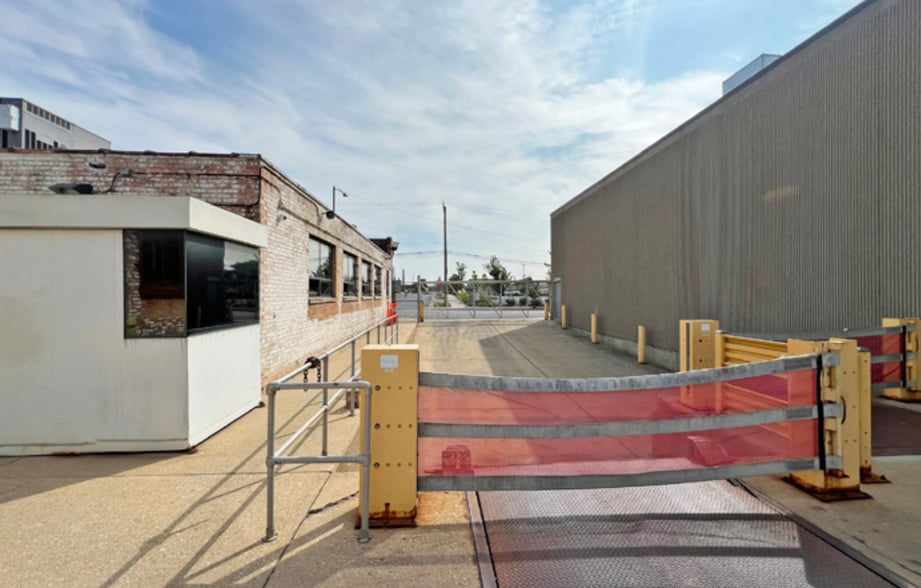 1814-1830 N Laramie Ave, Chicago, IL for sale - Building Photo - Image 2 of 4