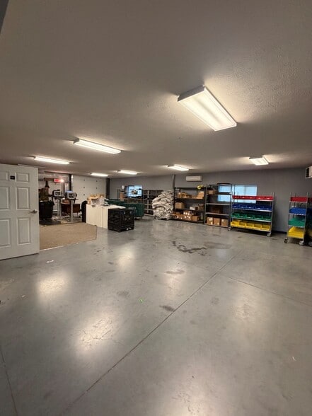 2139 Magnum Cir, Lincoln, NE for lease - Building Photo - Image 3 of 25