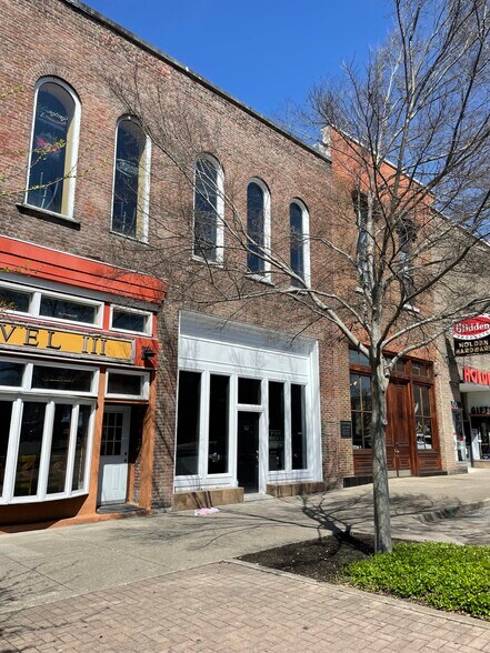 112 S Maple St, Murfreesboro, TN à louer - Photo du bâtiment - Image 2 de 34