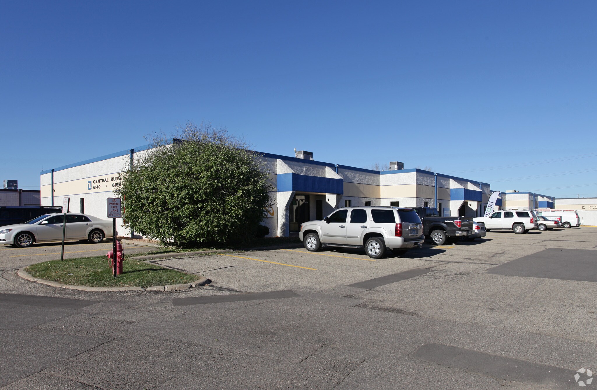 6126-6158 Olson Memorial Hwy, Golden Valley, MN for lease Primary Photo- Image 1 of 15