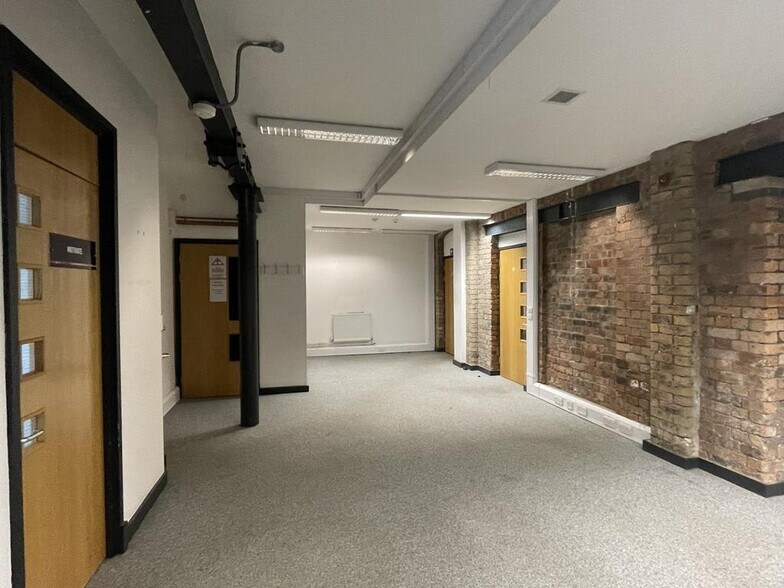 College Rd, Stoke On Trent à louer - Photo intérieure - Image 2 de 77