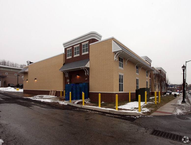 237 E Lancaster Ave, Wayne, PA for sale - Building Photo - Image 3 of 6
