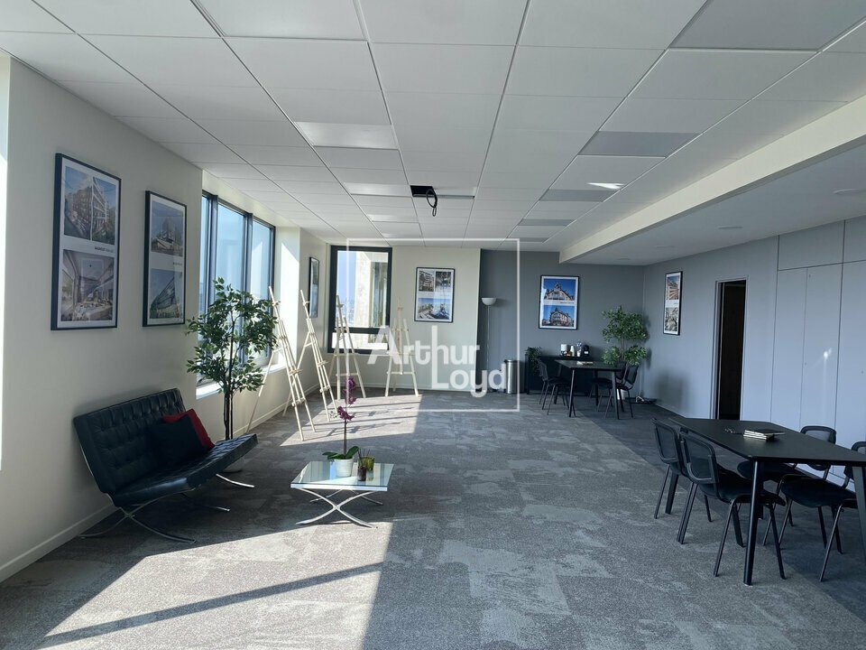 Office in Melun for lease Interior Photo- Image 1 of 7